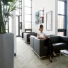 Nobo Premium Plus Magnetyczna zamykana gablota informacyjna z drzwiczkami na zawiasach 4xA4