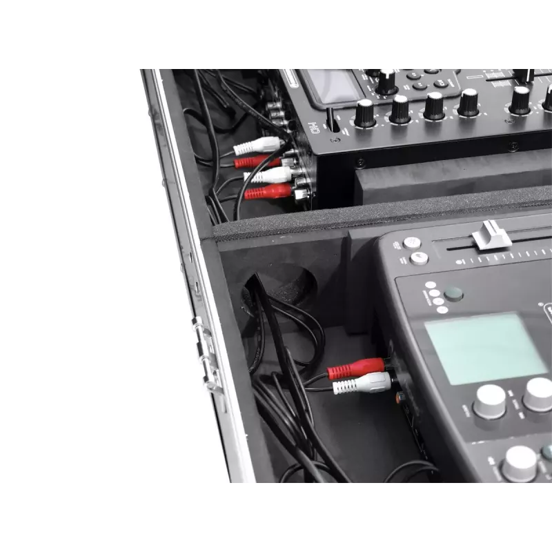 Flight case Roadinger 30125346 kontroler DJ sklejka czarny srebrny