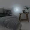 Hama 00223498 Lampa nocna LED z gniazdem, 2 wyjściami USB, czujnikiem ruchu i światła