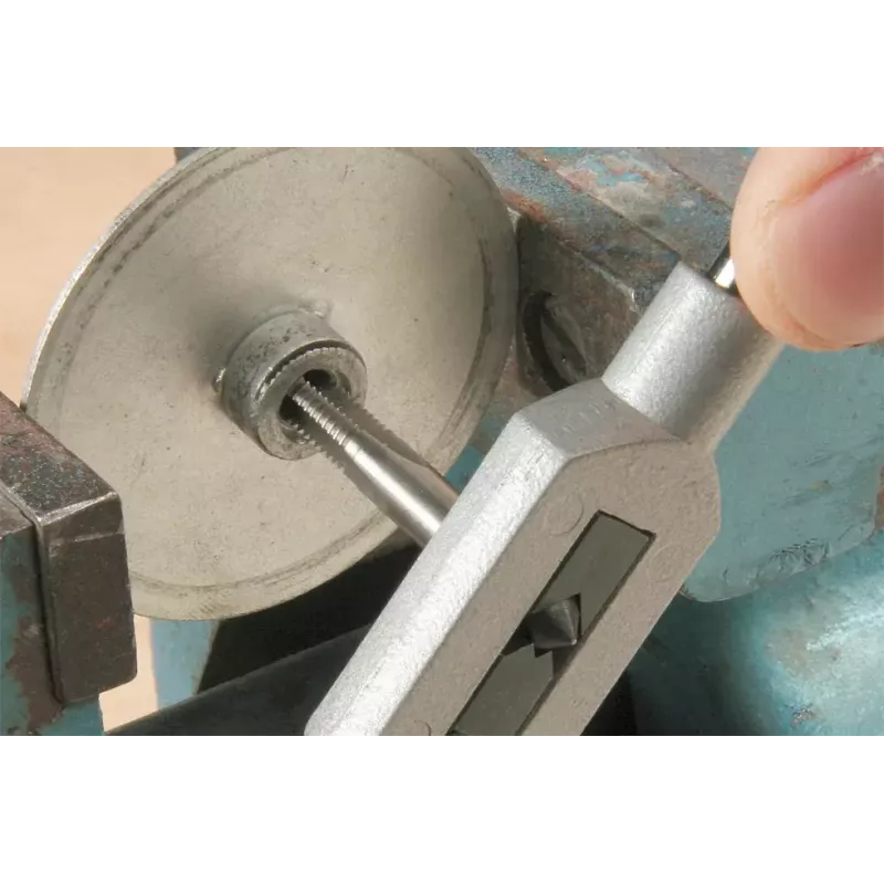 Gwintownik KWB 443303 ze stali szybkotnącej 40 mm szary