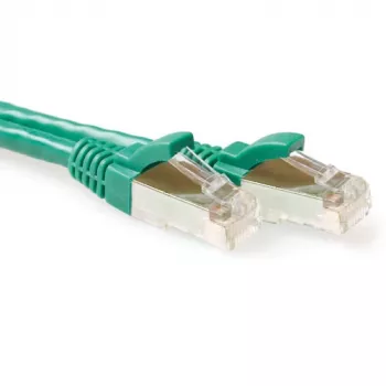 ACT Zielony kabel krosowy LSZH SFTP CAT6A 0,5 metra z zabezpieczonymi zatrzaskami i złączami RJ45