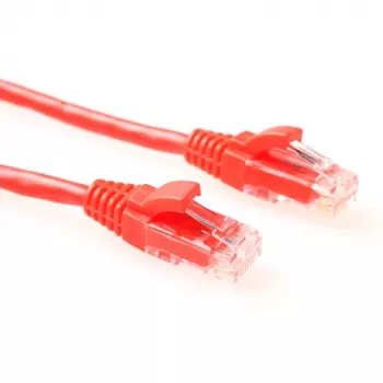 Czerwony kabel krosowy ACT 0,5 m U/UTP CAT5E z wtykami RJ45