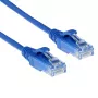 ACT niebieski kabel krosowy 7 metrów LSZH U/UTP CAT6 slimline do centrów danych z wtykami RJ-45 bez zaczepów
