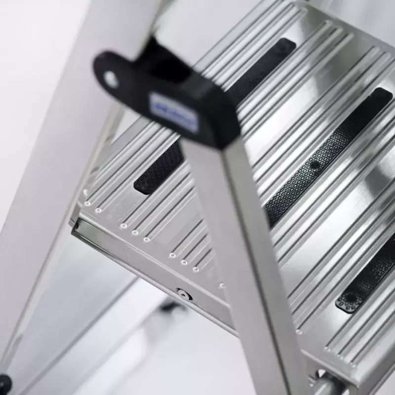 Aluminiowa drabina składana Krause Corda 5-stopniowa, maksymalna wysokość 300 cm, obciążenie 150 kg, 4,1 kg