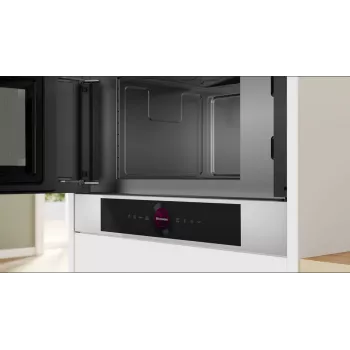 Bosch Serie 8 BFL7221W1 kuchenka mikrofalowa Biała Wolnostojąca kuchenka mikrofalowa Do zabudowy 21 L 900 W