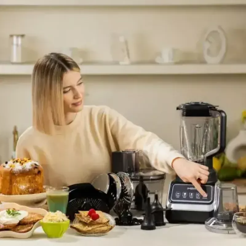 Robot kuchenny MPM MRK-27 2000W — wielofunkcyjne urządzenie kuchenne z silnikiem 2000 W