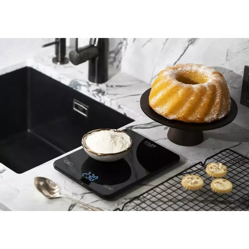 Elektroniczna waga kuchenna Adler AD 3177b — pojemność 10 kg, dokładność 1 g, czarna, szklany blat