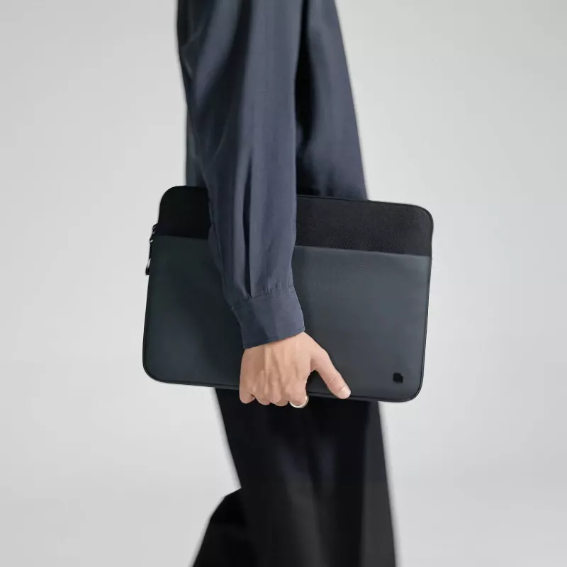Incase A.R.C. Sleeve With ReSpun 100% Recycled Polyester dla laptopa 14 cali (M1-M4, 2021-2024)
