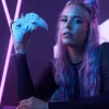 Gamepad VICTRIX 052-002-WH przewodowy i bezprzewodowy RF/USB, USB-C, 2000mAh, PC/PS4/PS5, fioletowy/biały