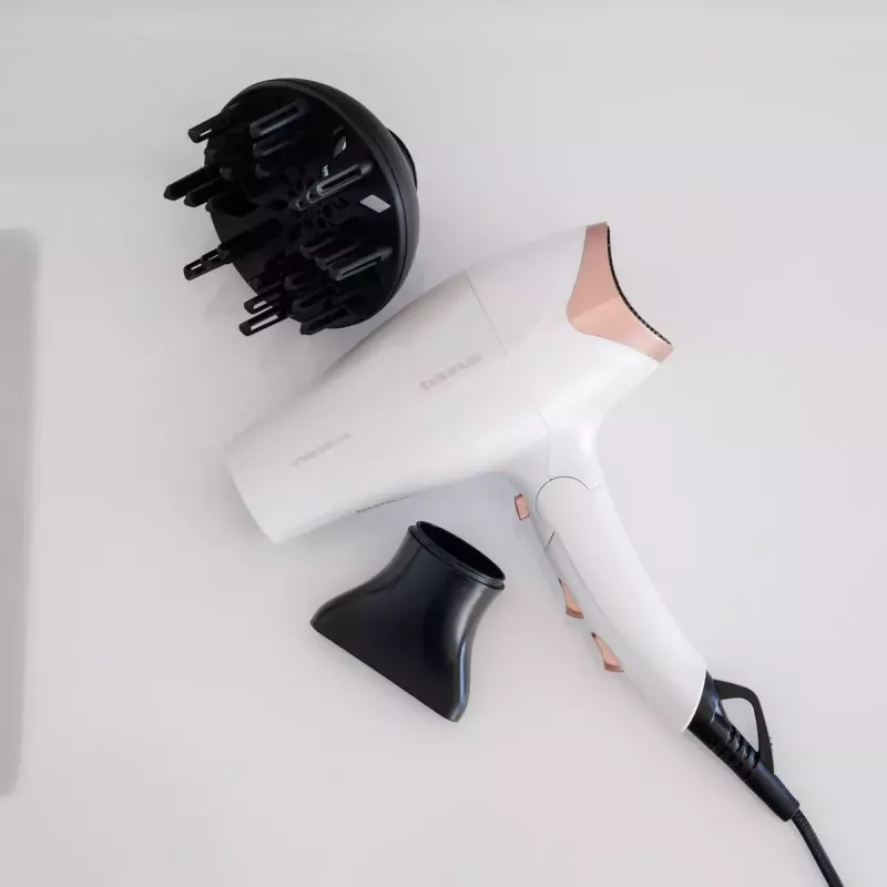 Suszarka do włosów Taurus STUDIO 2500 IONIC 2400 W biała z funkcją jonizacji, 3 poziomami grzania, 2 prędkościami, dyfuzorem i koncentratorem