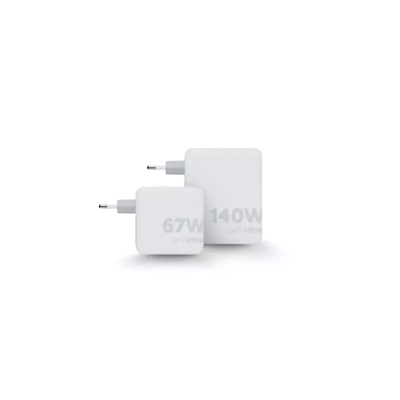 Przenośna ładowarka podróżna GaN 140W Xtorm XVC2140 z 3 portami USB-C PD i kablem USB-C 2 m, biała
