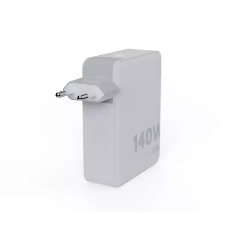 Przenośna ładowarka podróżna GaN 140W Xtorm XVC2140 z 3 portami USB-C PD i kablem USB-C 2 m, biała