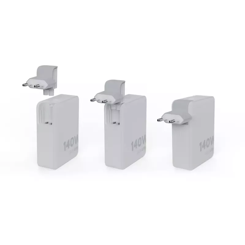 Przenośna ładowarka podróżna GaN 140W Xtorm XVC2140 z 3 portami USB-C PD i kablem USB-C 2 m, biała