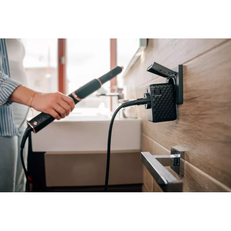 Verbatim Charge 'n' Travel 170W Uniwersalny adapter podróżny Czarny