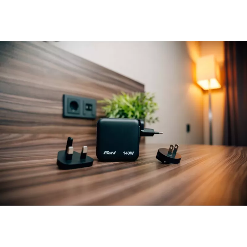 Verbatim Mini GaN Charger 140W z Wyświetlaczem, Wewnętrzna, AC, 28 V, Czarny