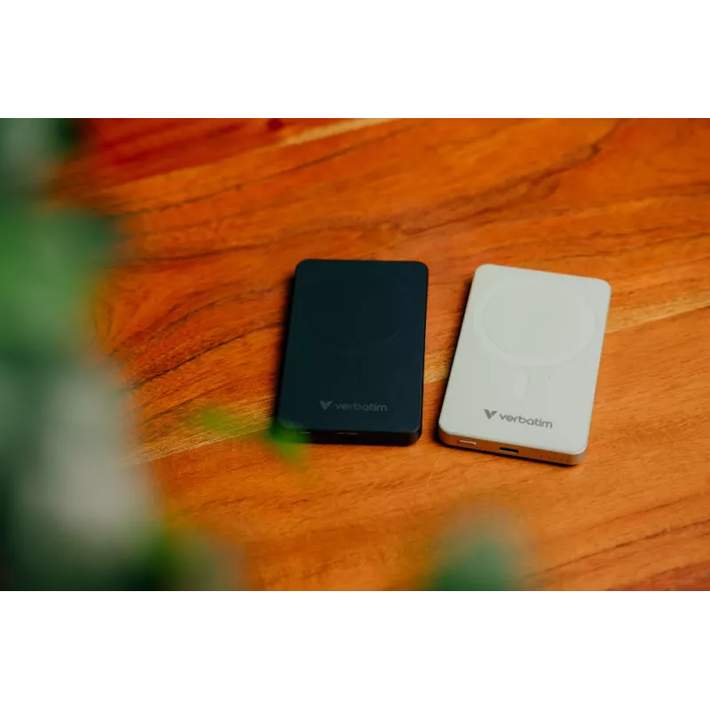 Verbatim Charge 'n' Go Essentials Magnetyczny powerbank bezprzewodowy 5000 mAh Czarny