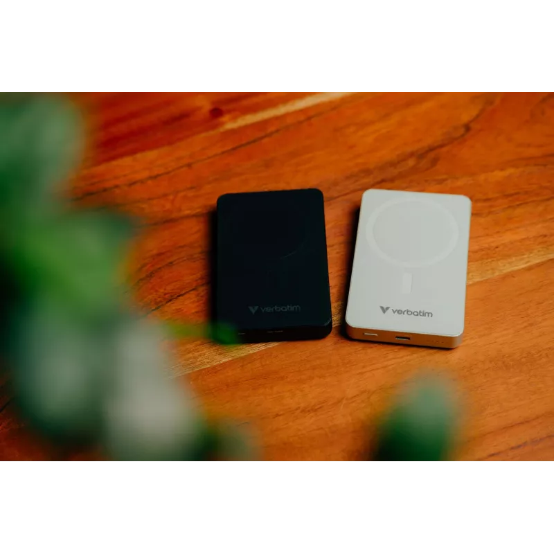 Verbatim Charge 'n' Go Essentials Magnetyczny Power Bank Bezprzewodowy 10000 mAh Czarny