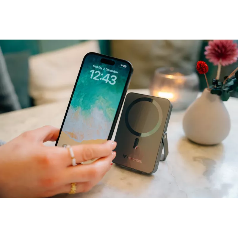 Verbatim Charge 'n' Go Magnetic Wireless Power Bank z stand - 10000 mAh szary