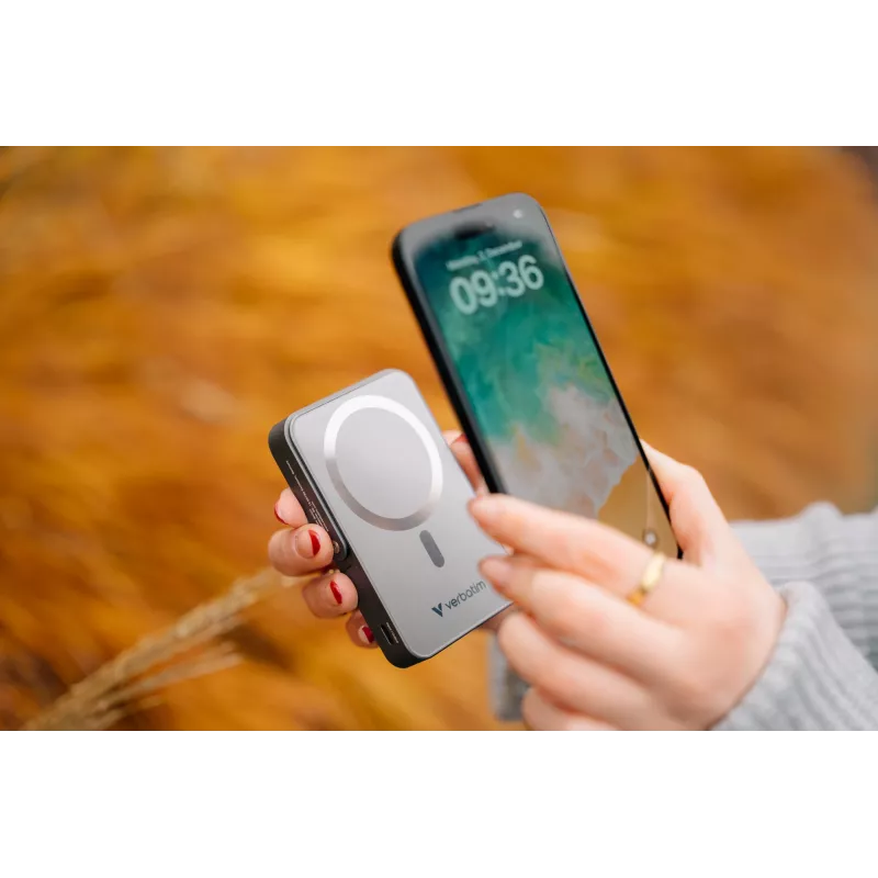 Verbatim Charge 'n' Go Magnetic Wireless Power Bank z stand - 10000 mAh szary