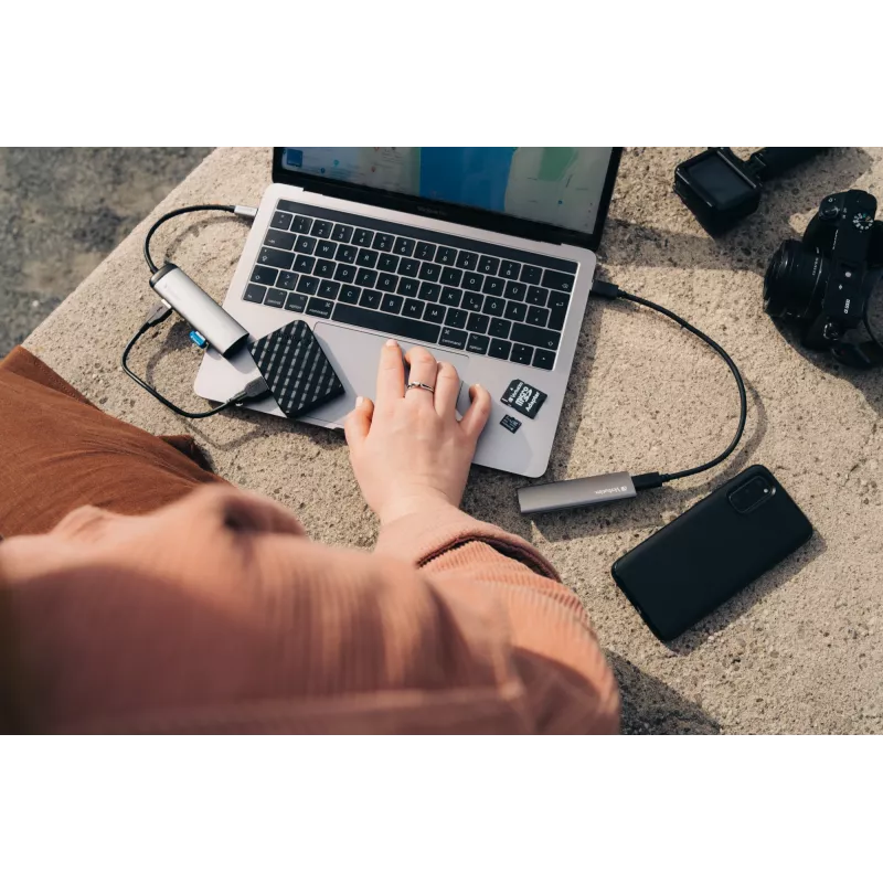 Verbatim USB-C Multiport Hub Czteroportowy koncentrator USB 3.2 Gen 1, USB 3.2 Gen 1 (3.1 Gen 1) Typ-C, USB 3.2 Gen 1 (3.1 Gen 1) Typ-A, 5000 Mbit/s, Szary, Aluminium, Tworzywo sztuczne, 0,15 m