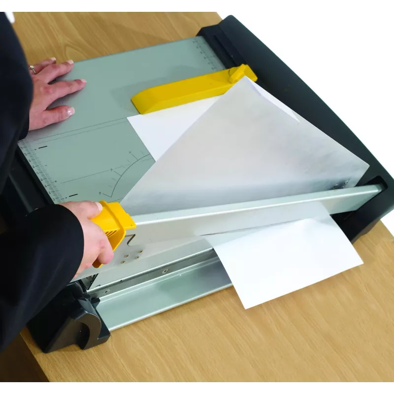 Gilotyna do papieru Fellowes Plasma A3/180 — długość cięcia 46 cm, pojemność 40 arkuszy, grafitowy/srebrny/żółty