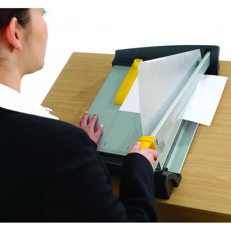 Gilotyna do papieru Fellowes Plasma A3/180 — długość cięcia 46 cm, pojemność 40 arkuszy, grafitowy/srebrny/żółty