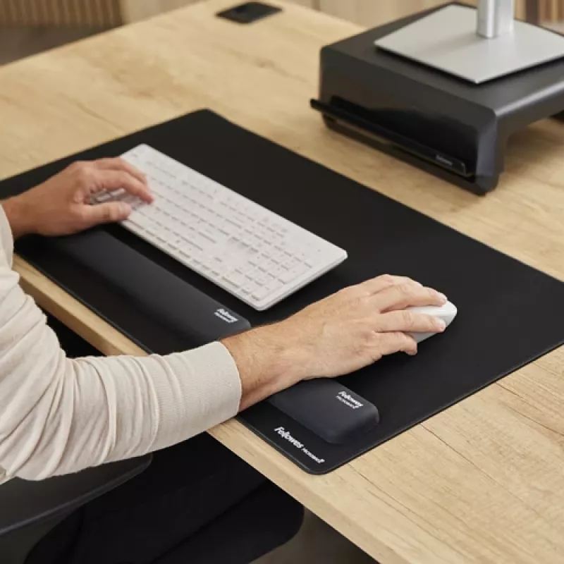 Podkładka pod nadgarstek Fellowes Breyta Palm Rest z ochroną antybakteryjną — ergonomiczne wsparcie nadgarstka, czarna