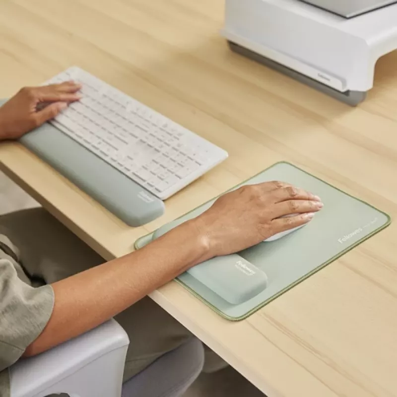 Podkładka pod nadgarstek Fellowes Breyta Palm Rest z ochroną antybakteryjną Ergonomiczne wsparcie nadgarstka Sage
