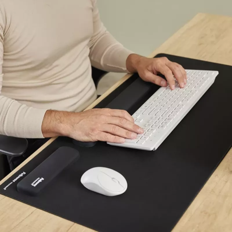 Podpórka pod nadgarstek do klawiatury Fellowes Breyta – podparcie nadgarstka z ochroną antybakteryjną, ergonomiczne wsparcie, czarna