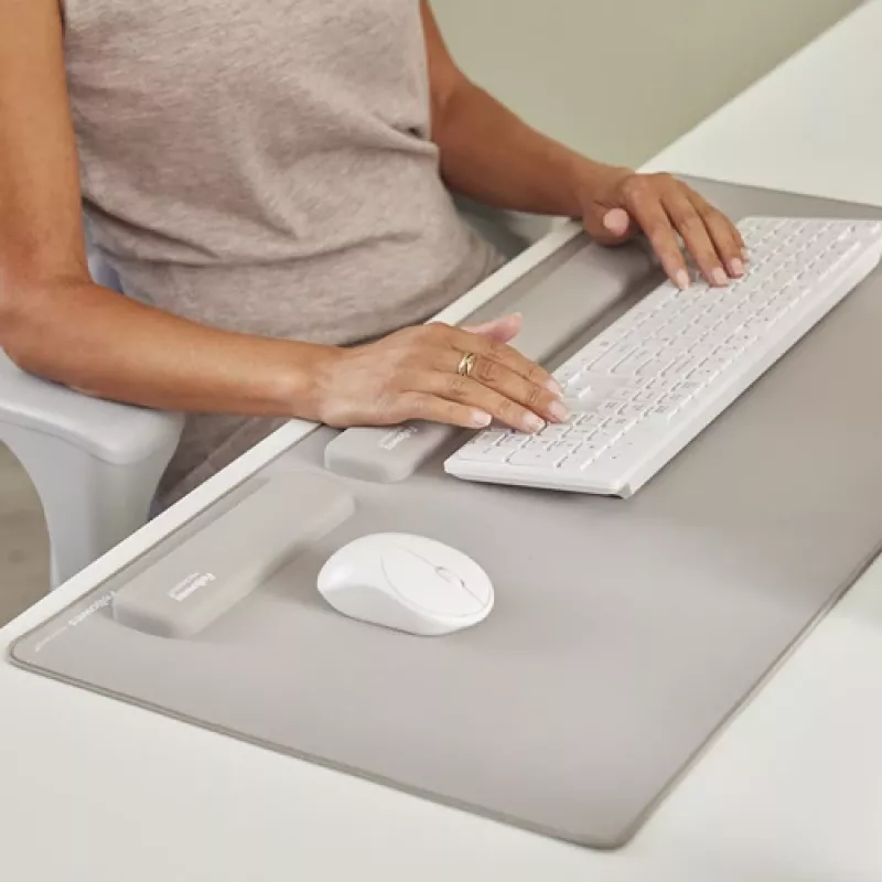 Podpórka pod nadgarstek do klawiatury Fellowes Breyta, antybakteryjna, ergonomiczna, kolor piaskowy