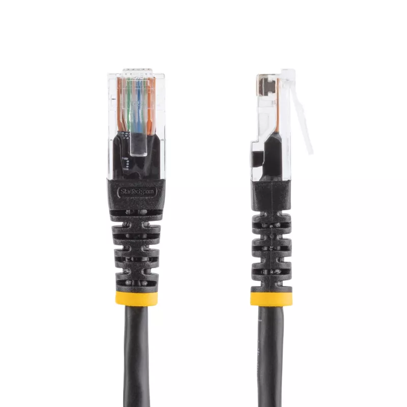 StarTech.com Kabel krosowy Cat5e z formowanymi złączami RJ45 – 15 m – czarny
