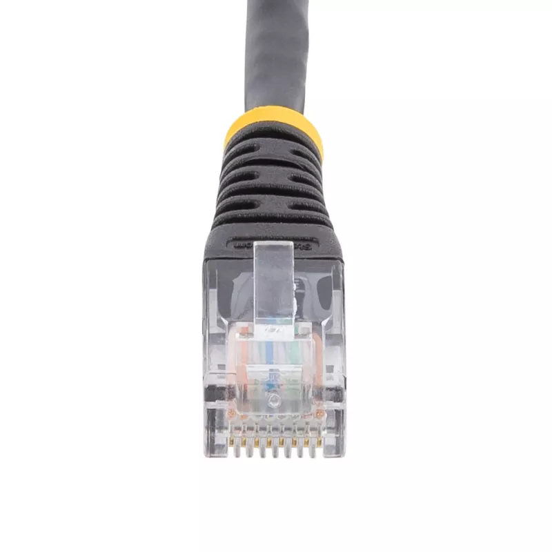 StarTech.com Kabel krosowy Cat5e z formowanymi złączami RJ45 – 15 m – czarny