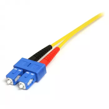 StarTech.com 7 m kabel światłowodowy - złącze zwykłe jednomodowe duplex 9/125 LSZH - LC/SC