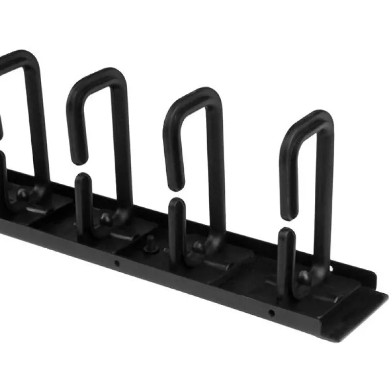 StarTech.com Pionowy organizer kabli z zaczepami typu D-Ring - 0U - 6 stóp