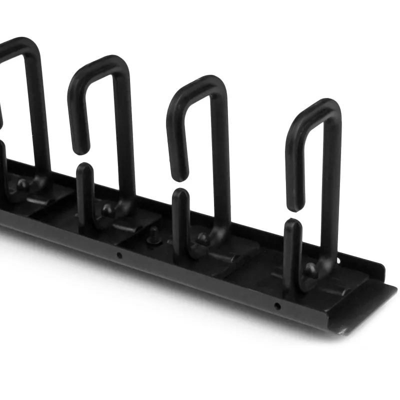 StarTech.com Pionowy organizer kabli z haczykami typu D-Ring - 0U - 2,8 stopy