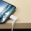 StarTech.com 1 m trwały kabel USB A na Lightning - biały, kątowy 90°, wytrzymały, wzmocniony włóknem aramidowym, kabel USB-A na Lightning do ładowania/synchronizacji - certyfikat Apple MFi - iPhone
