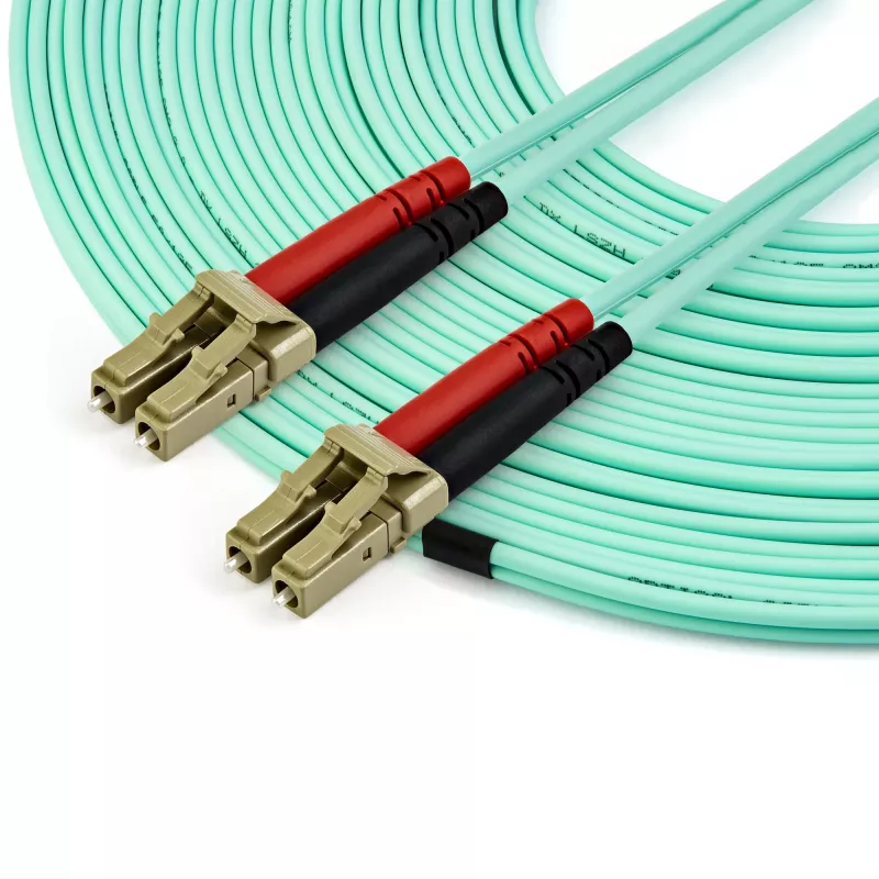 StarTech.com 15m (50ft) LC/UPC do LC/UPC OM3 wielomodowy kabel światłowodowy, pełny dupleks, 50/125µm, kabel typu zipcord, 100G, niskie tłumienie wtrąceniowe, LSZH, zworka światłowodowa