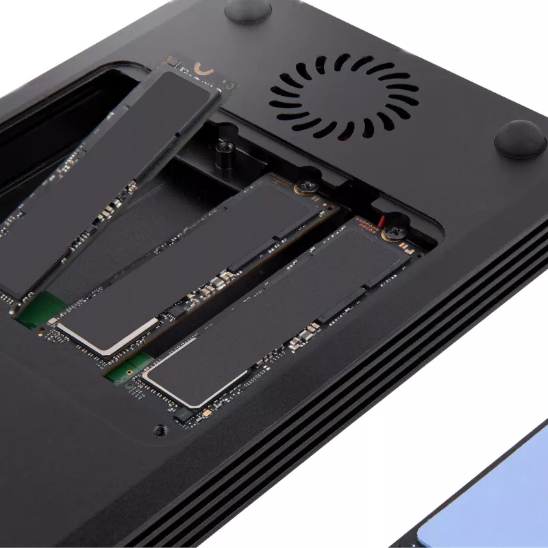 StarTech.com 4-zatokowa obudowa Thunderbolt 3 NVMe, dla dysków SSD M.2 NVMe, 1x wideo DisplayPort/ 2x porty downstream TB3, 40Gbps, zasilacz 72W, zewnętrzna obudowa dysku twardego
