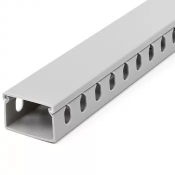 StarTech.com Korytko kablowe z otwartymi szczelinami i pokrywą, 1-1/2 cala (38 mm) szer. x 1 cal (25 mm) wys. - długość 6,5 stopy (2 m) - 1/4 cala (8 mm) szczeliny, PVC ukrywacz kabli sieciowych/ścienny kanał na przewody, maks. 20 kabli, certyfikat UL
