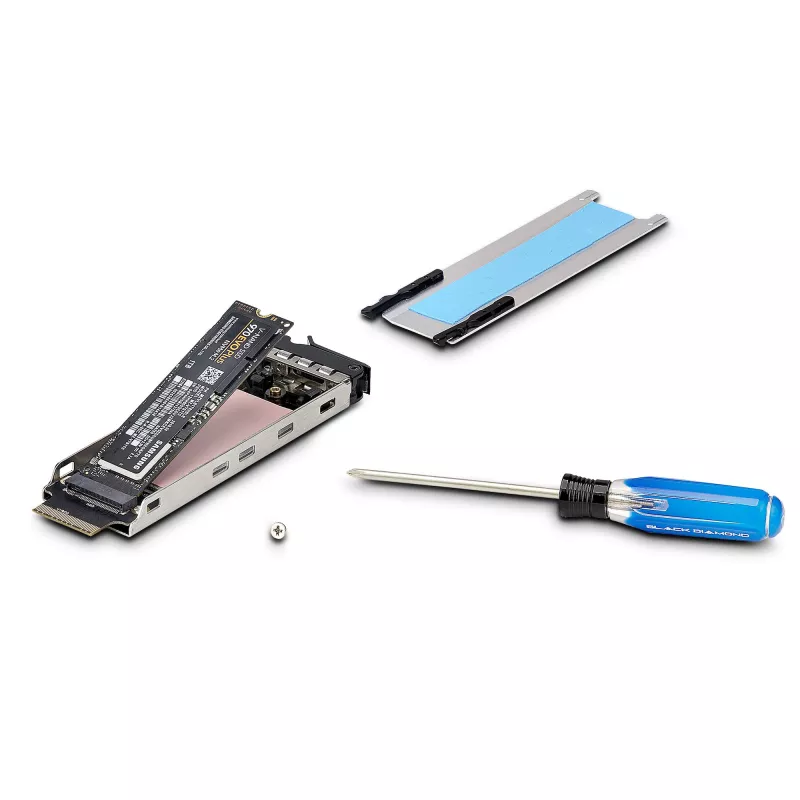 StarTech.com M.2 NVMe SSD do PCIe x4 Mobilna kieszeń/Backplane z wyjmowaną tacką do gniazda rozszerzeń PCI Express, beznarzędziowa instalacja, zatoka na napęd z hot-swap PCIe 4.0/3.0, zamek na klucz - 2 klucze w zestawie