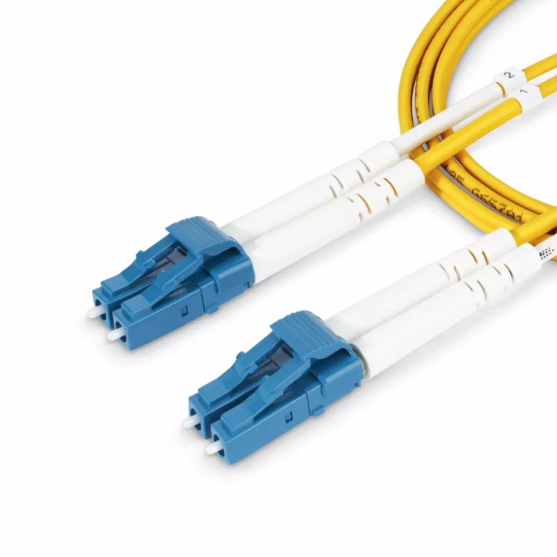 StarTech.com 25m (82ft) LC na LC (UPC) OS2 Jednomodowy Dupleksowy Kabel Światłowodowy, 9/125µm, 100G, Niewrażliwy na Zginanie, Niska Tłumienność Wtrąceniowa - LSZH Fiber Jumper Cord