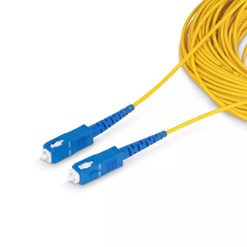StarTech.com 100 m kabel światłowodowy simplex jednomodowy OS2 SC na SC (UPC), 9/125 µm, 40G/100G, niewrażliwy na zginanie, niska tłumienność wtrąceniowa, LSZH, zworka światłowodowa