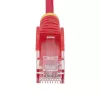 StarTech.com 2,5 m czerwony wąski kabel Ethernet kat. 6, zatrzask chroniony, PoE 100 W, UTP, LSZH, drut z czystej miedzi 28 AWG, wąski kabel krosowy RJ45 z odciążeniami, testowany indywidualnie