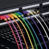 StarTech.com 25 cm Fioletowy cienki kabel Ethernet CAT6, bezzaczepowy, PoE 100 W, UTP, LSZH, linka z czystej miedzi 28 AWG, wąska krosówka sieciowa RJ45 z odciążeniami, testowana indywidualnie