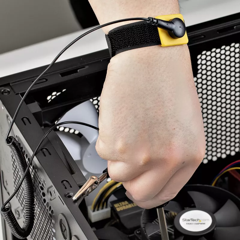StarTech.com Antistatic Wrist Strap with Grounding kabel, ESD Safe Band with 5ft / 1.5m Detachable Cord, Prevent Electrostatic Discharge, Adjustable Fit, TAA