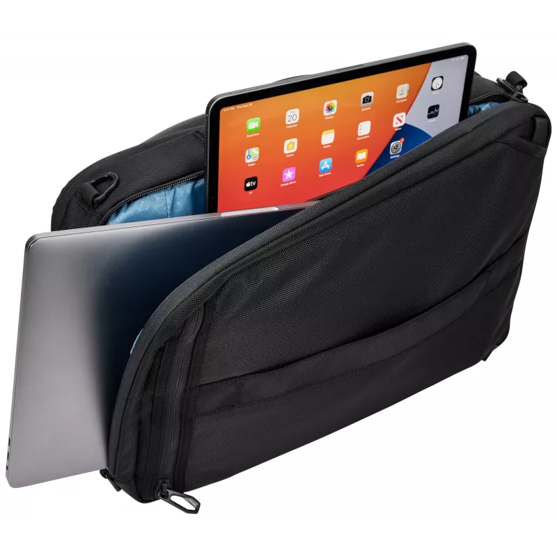 Plecak Thule Accent Convertible 17L — czarny, pojemność 17 L, opcje noszenia z możliwością konwersji
