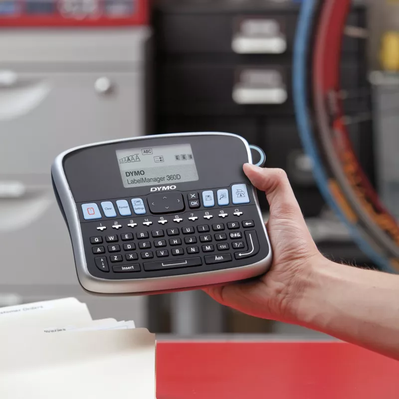 Drukarka etykiet biurkowa DYMO LabelManager | 360D – Akumulatorowa ręczna drukarka etykiet Łatwa w użyciu – Inteligentne przyciski jednym dotknięciem – Klawiatura QWERTY – Duży wyświetlacz | Do organizacji domu i biura