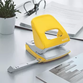 Leitz NeXXt Dziurkacz WOW 5008 Metalowy 2-otworowy / 30 arkuszy, 30 arkuszy, Żółty, Metal, 8 cm, 5,5 mm, A4, A5, A6, Folio, US-Quart, 8 x 8 x 8 cm