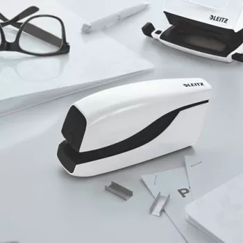 Zszywacz Leitz NeXXt na baterie WOW 5566, 10 kartek, przód, 1 cm, tworzywo sztuczne, biały, bateria