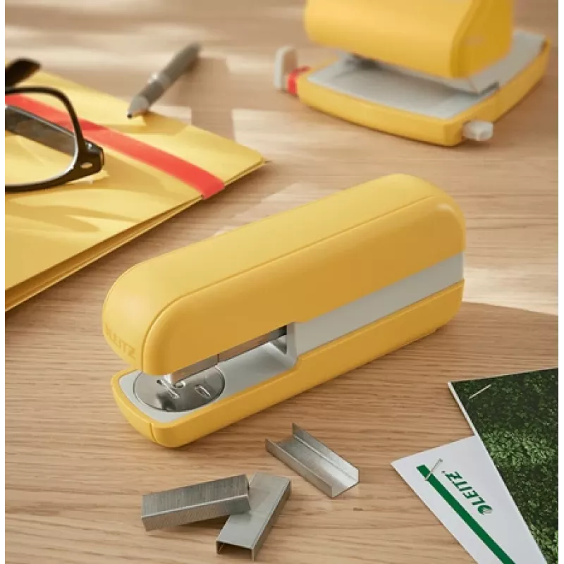 Leitz Cosy Stapler 30 arkuszy, 30 arkuszy, Żółty, Standardowe zszywanie, 24/6, Metal, Tworzywo sztuczne, 80 g/m²
